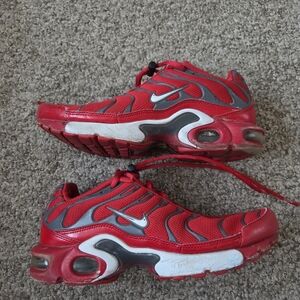 NIKE Air Max Plus‎ 'Red Pure Platinum Sneakers Size 7Y ( Womens 8.5)